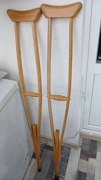 Милиці ,туалетне стуло, для фізично обмежених людей, милиці