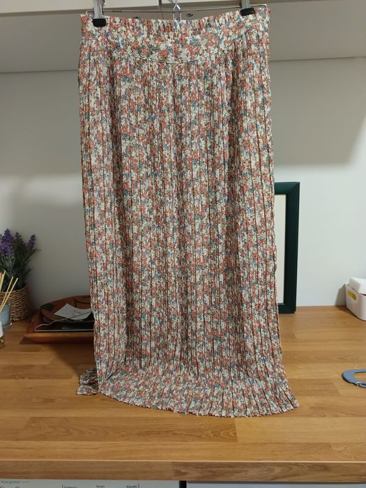 Saia midi/comprida com  padrão floral