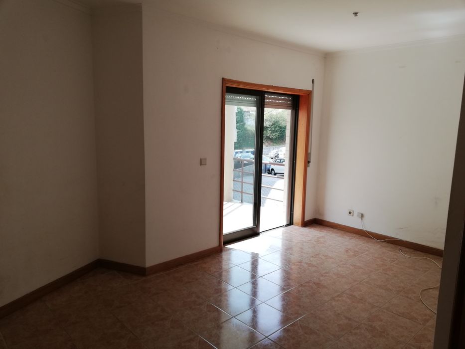 Apartamento T1 Semi Mobilado - Oliveira de Azeméis