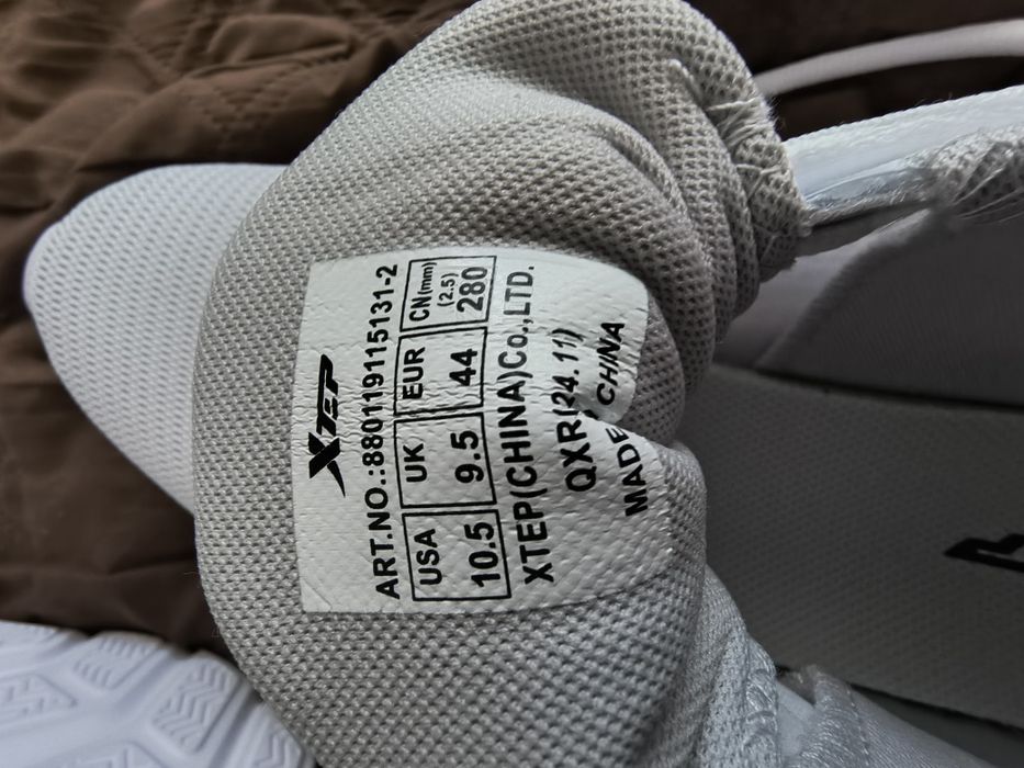 Продам кросівки Xtep