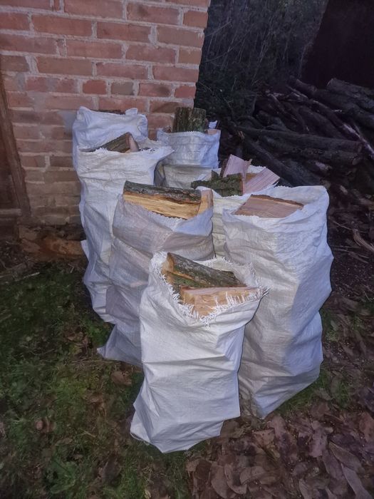 Продам дрова Фруктовые в сетках, дуб, акация в мешках