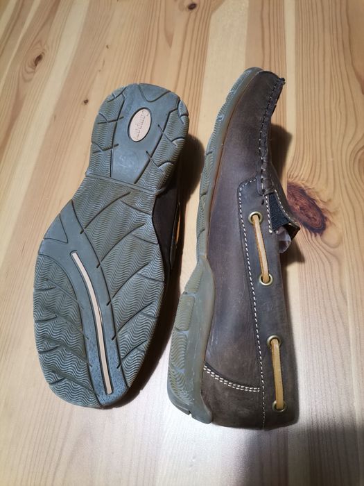 Sapatos castanhos da Camport em pele macia