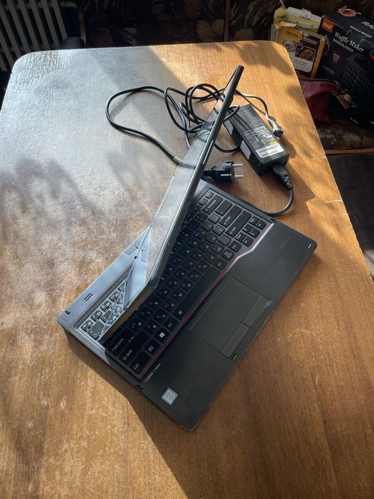 !!! Fujitsu Lifebook  | i5-7200U 8/128 gb!! НОВА БАТАРЕЯ!!!