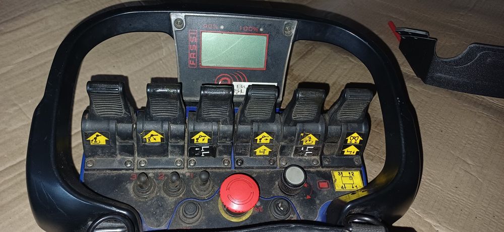 Продам манипулятор в идеально состояние