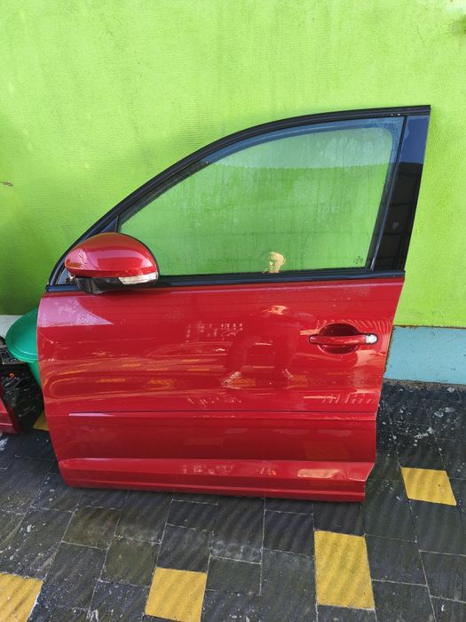 Двері тігуан комплектні