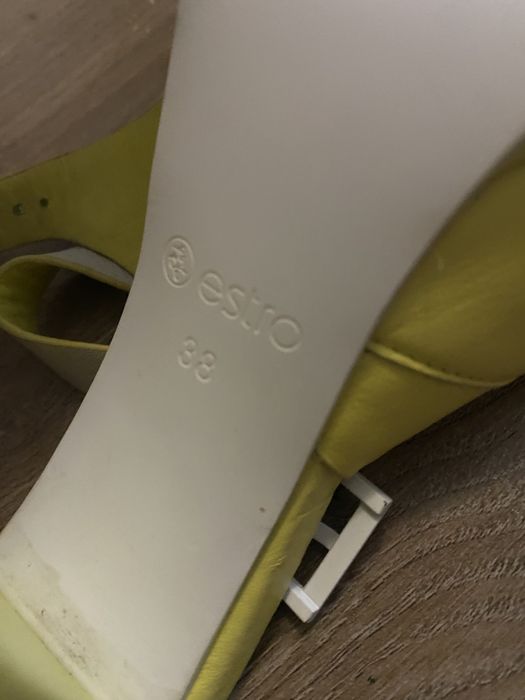 Estro босоніжки шкіряні