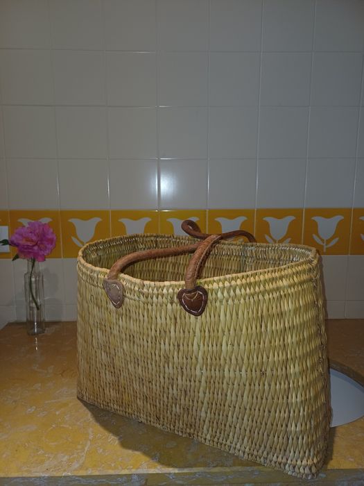 Cesta de verga alças em cabedal
