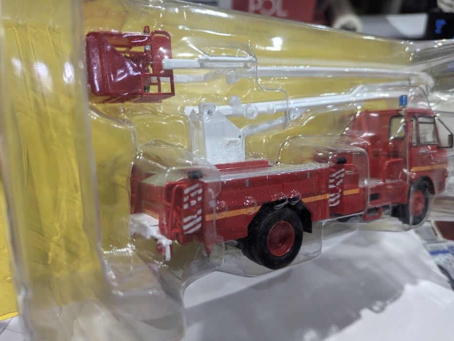 Straż pożarna Berliet  1/43 Hachette / Ixo