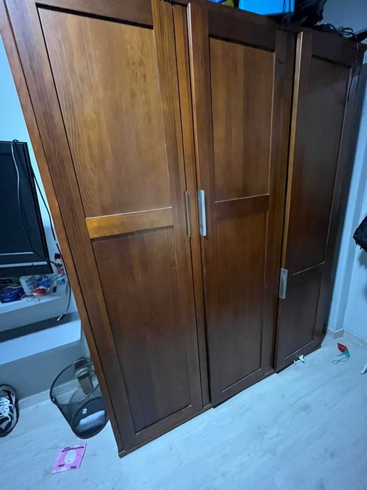 Guarda-Roupa Espaçoso e Moderno – Como Novo