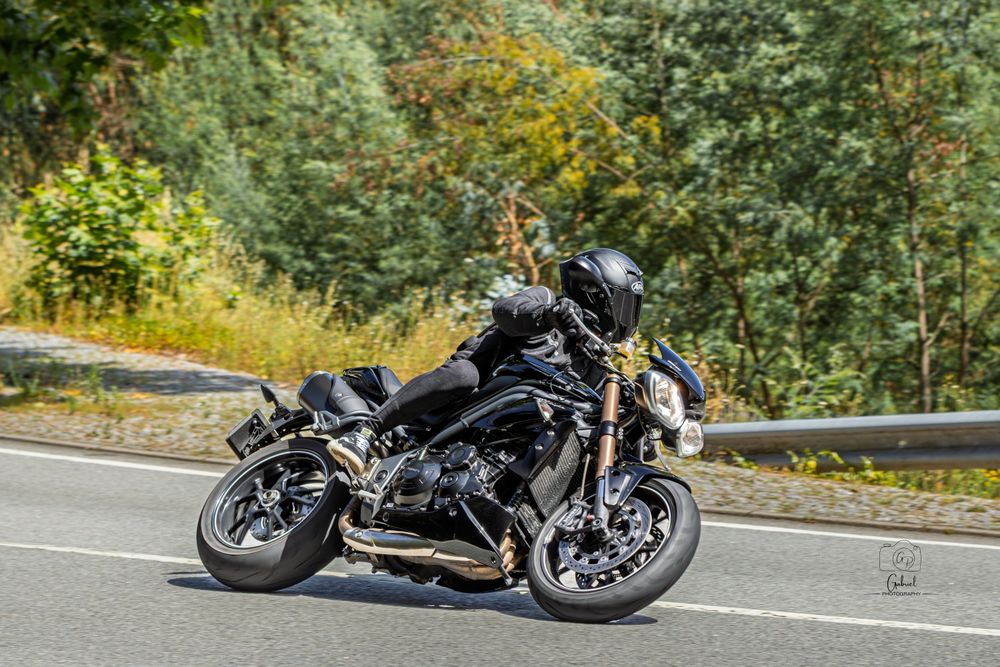 Triumph Speed Triple 1050 94