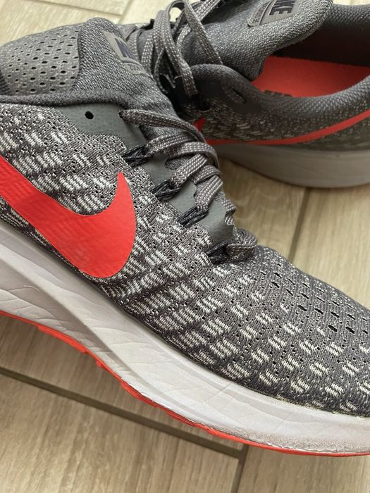 Продам кросівки Nike