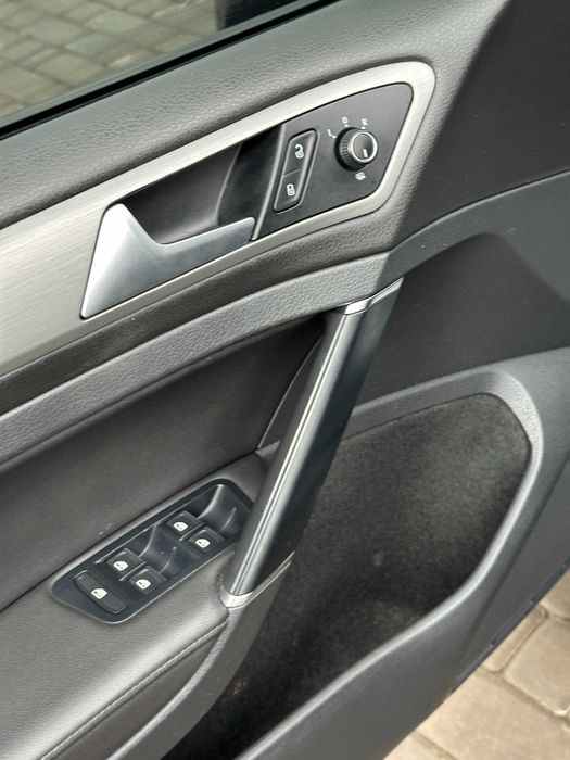 Продам Volkswagen Golf 2014 рік можлива розстрочка,кредит,обмін!