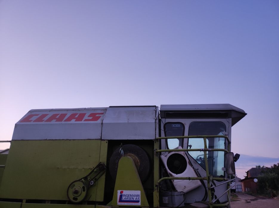 Claas Dominator 76 гідрохід, Mercedes двигун