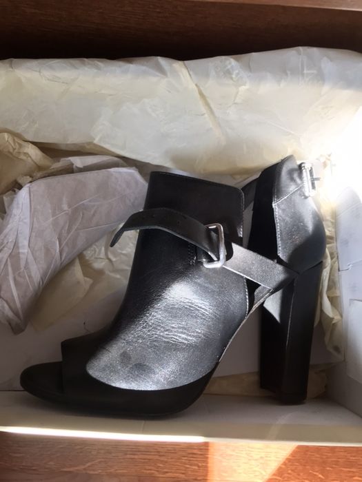 Ботильоны с открытым носком