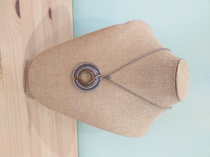 Colar em aço vintage