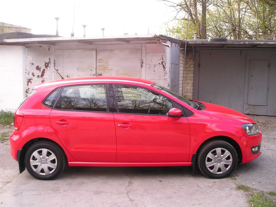 Volkswagen  Polo   Automat   2011г.  80т. км  Как  новый.  Макс.  комп