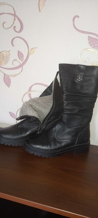 Продам жіночі кожані сапоги!
