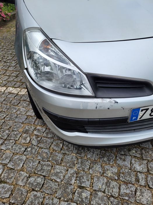 Carro Clio Renault
