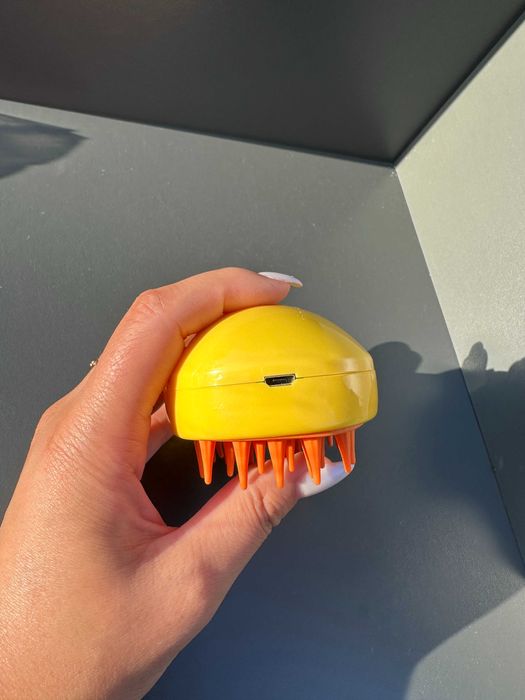 Парова масажна щітка для собак та котів з розпиленням Нова