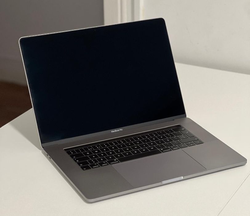 MacBook Pro 16" intel i9