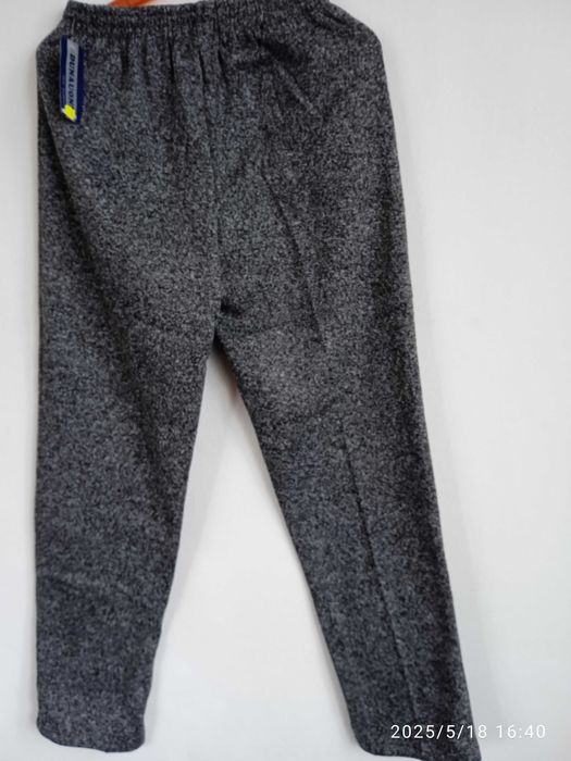 Spodnie dresowe męskie z dzianiny ocieplanejnowe, rozmiar L.