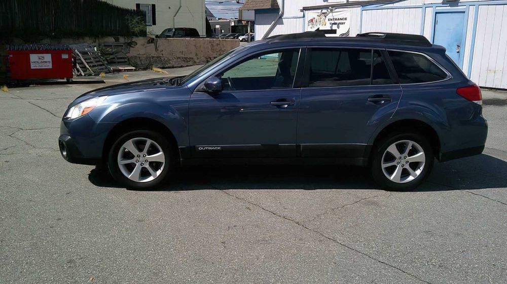 Subaru Outback Limited      2013
