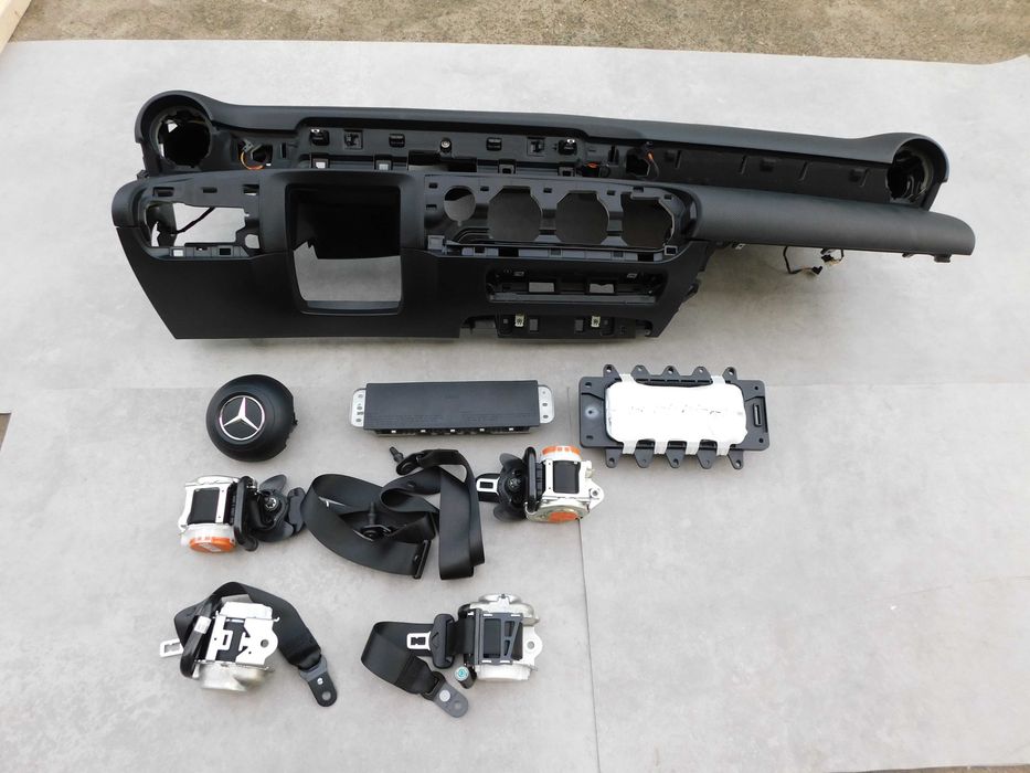 Deska konsola poduszki pasy komplet Mercedes A klasa A45 AMG W177 OEM