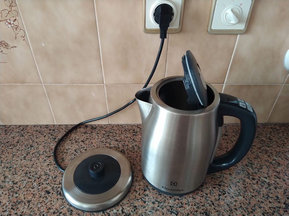 Chaleira elétrica Electrolux fervedor cafeteira café casa quarto apartamento vivenda carro cozinha escritório gabinete.