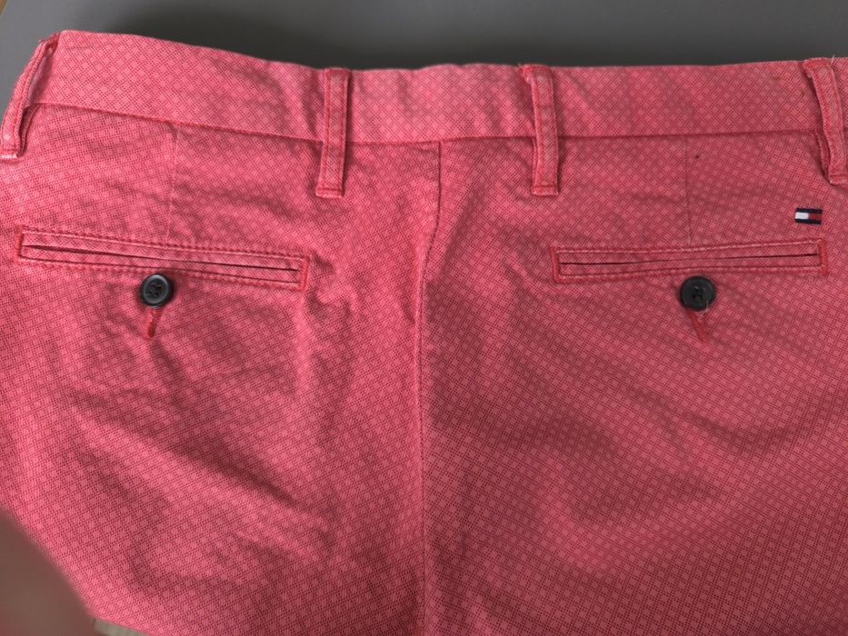 Spodnie męskie czerwone Tommy Hilfiger rozm. 31/34