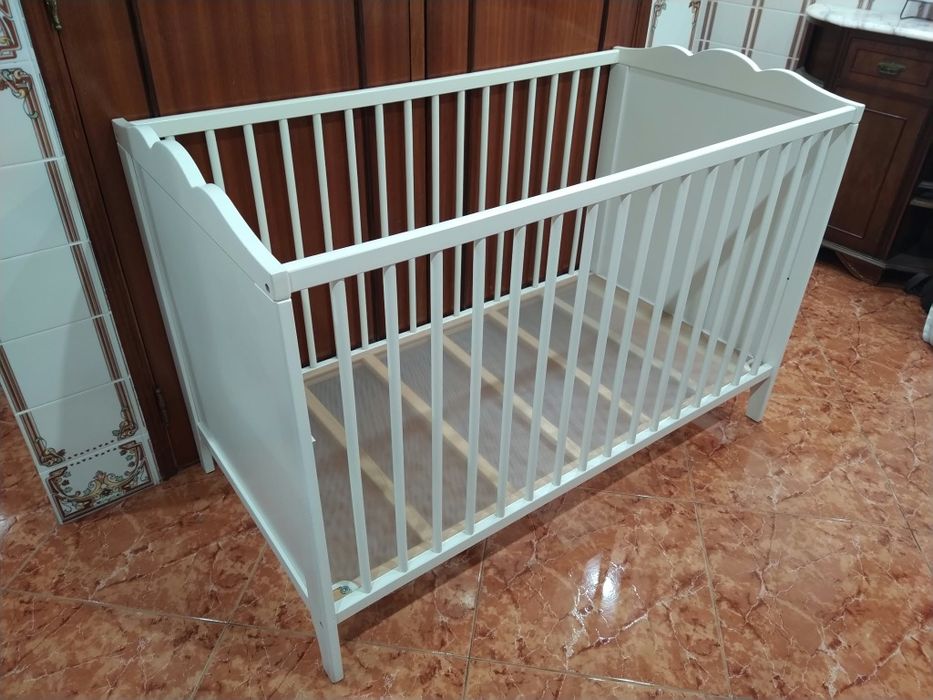 Berço cama para bebé IKEA casa quarto apartamento vivenda carro cozinha escritório gabinete sala.