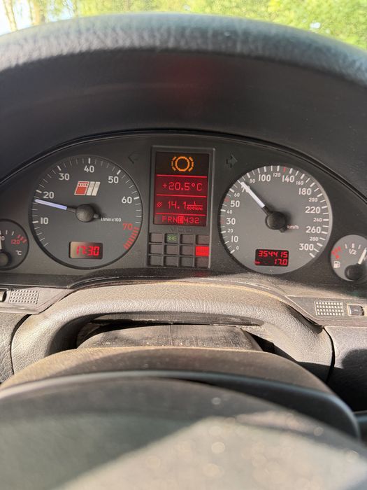 Audi s8 d2 1998 automat.