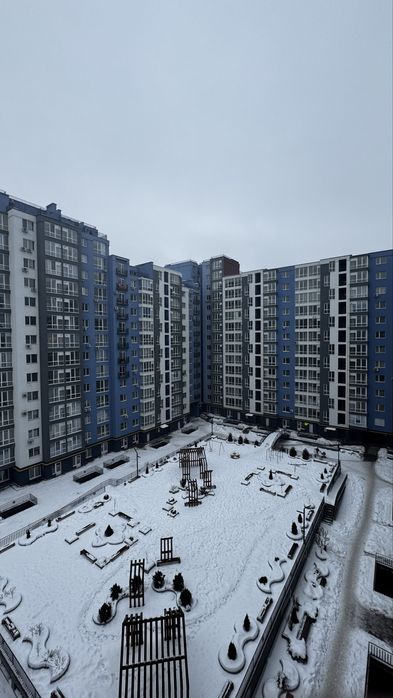 ЦЕНТР. 1к квартира з кухнею студією та видом на гори