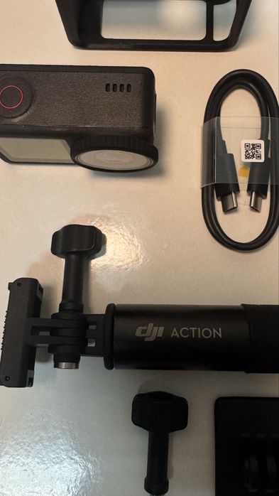 DJI Osmo Action 5 Pro Adventure Combo