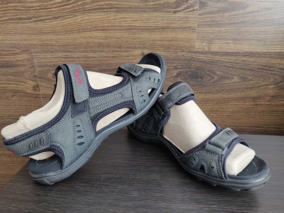 Женские сандалии ECCO р. 39 стелька 25,5 см. цвет черного асфальта.