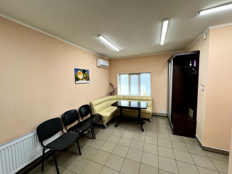 Продаж комерційно-складського комплексу,центр/0,636га/3200кв.м,