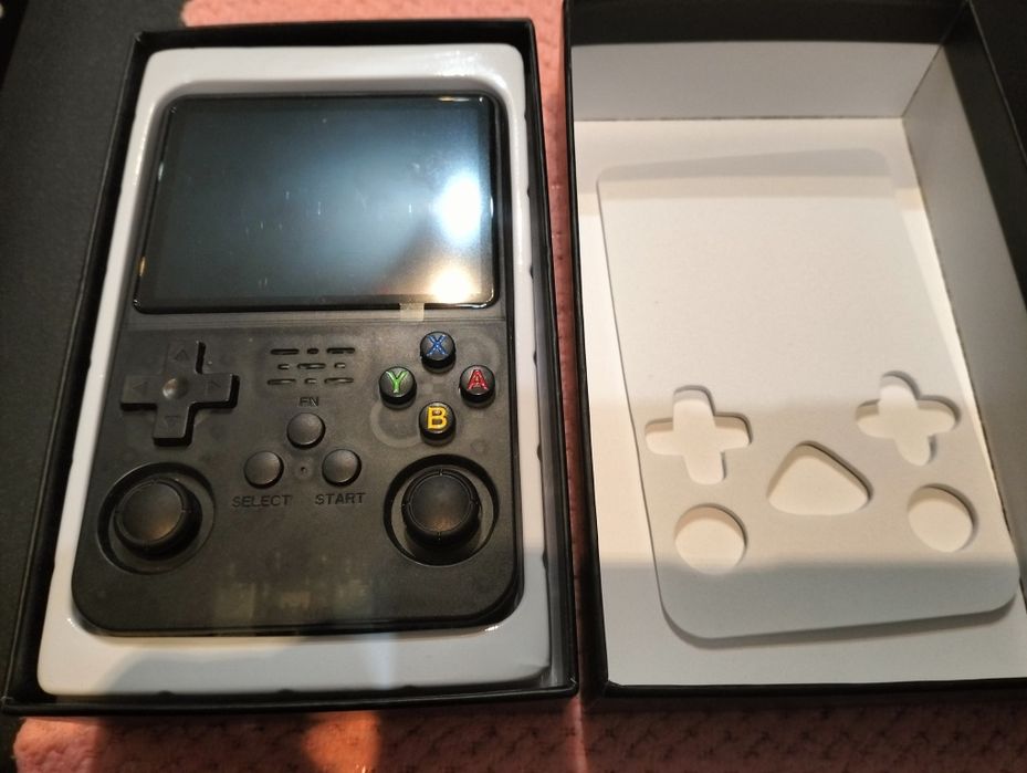 Consola retro R36S 128GB - preta