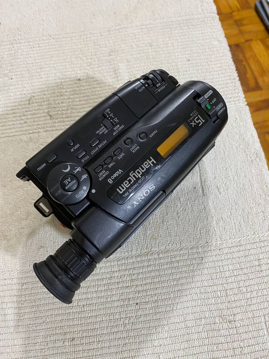 Видеокамера Sony Handycam CCD-TR501E Video8 (на запчасти / под восстановление)