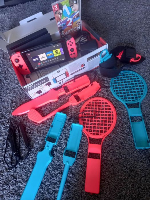 Nintendo Switch V1 completo na caixa com jogo e acessórios