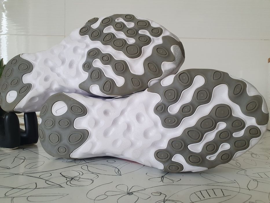 Кросівки жіночі Nike renew react 22.5см стан нових 35.5 розмір like new