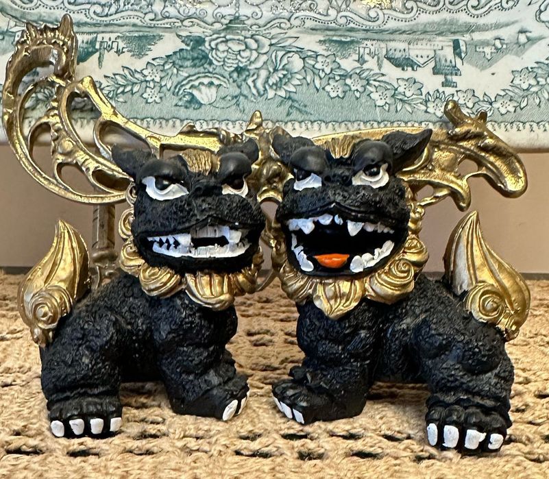 Casal de cães de foo