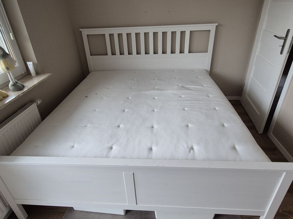 Stylowe białe łóżko IKEA 180 cm z materacem