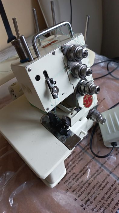 Оверлок швейна машина FN2-80