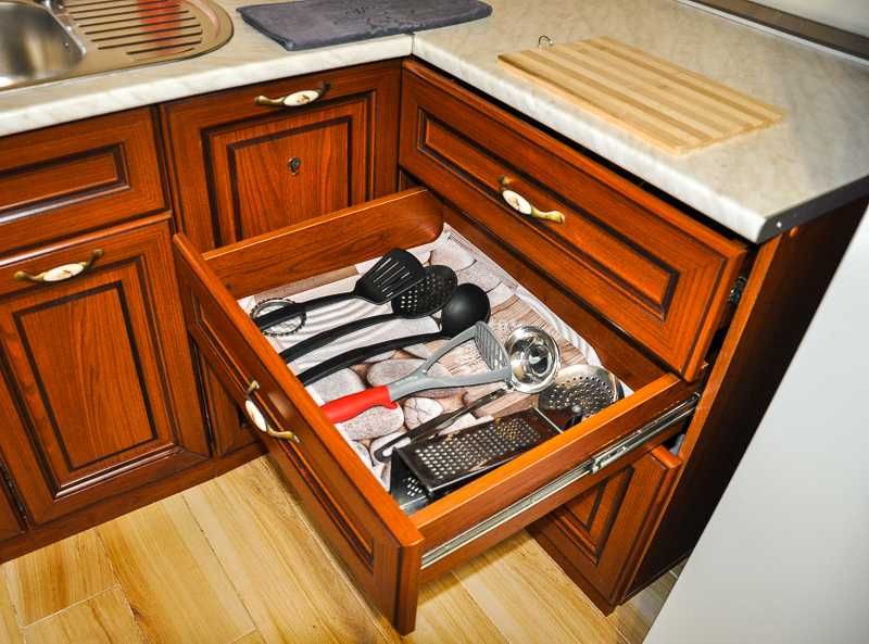 Центр. Подобово. Світло є завжди.Велика 1-кімнатна квартира.