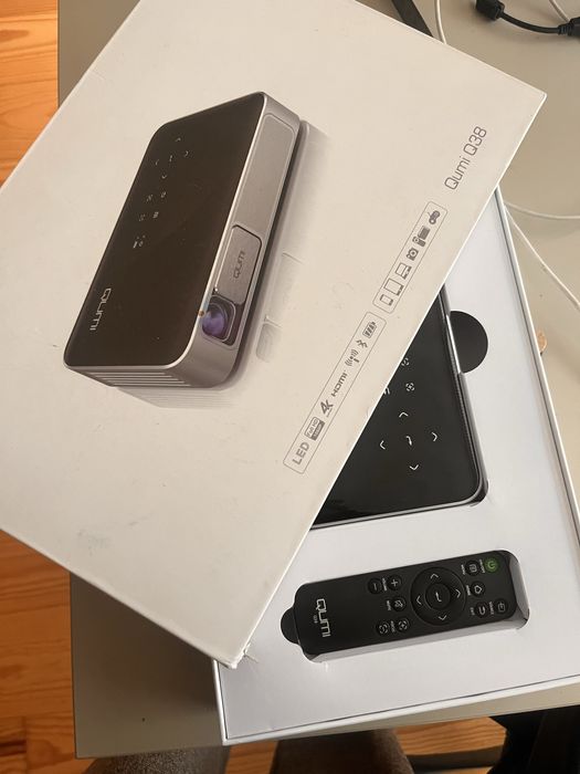 Qumi Q38 Portatil Projector