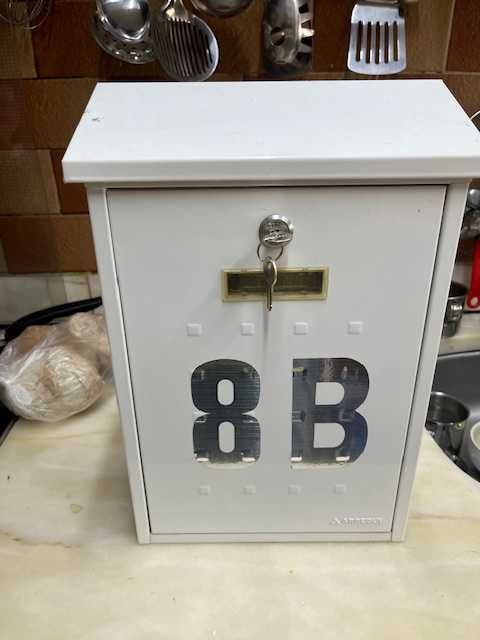 Caixa correio metálica