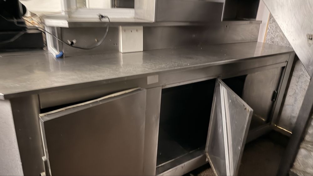 Recheio restaurante frigorífico, arca vitrine e congeladora, mesas…