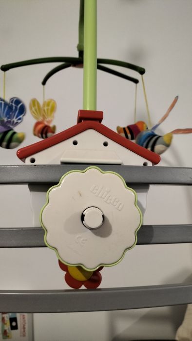 Brinquedo Chicco para berço de bebé