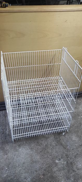 Selling metal baskets426076136077404162
