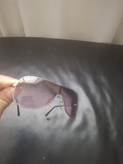 Óculos de sol Ray-Ban de Menina, novos/ nunca usados, em metal gunmetal/dourado com lentes violeta degradé.