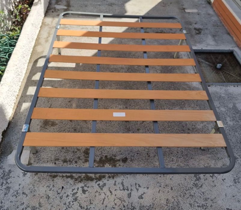 Colchão 140x190 cm + Estrado